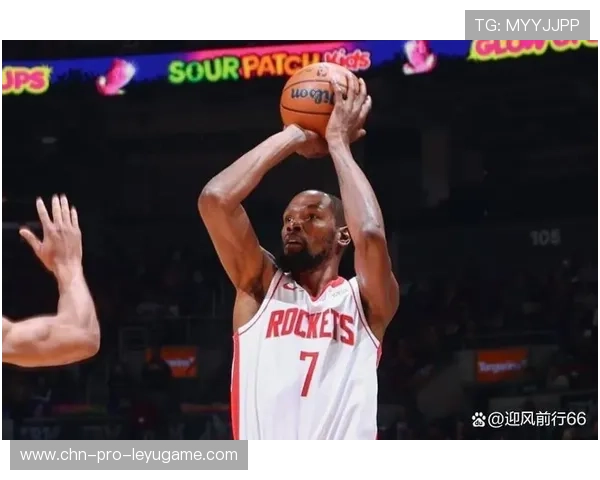 NBA杜兰特高难度投篮训练火热，再现传奇巨星的巅峰技艺